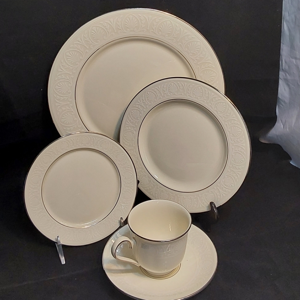 Lenox COUTYARD PLATINUM  5 PIECE PLACE‎ SETTING